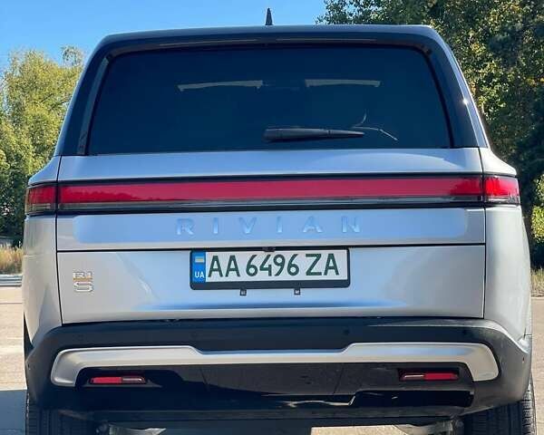 Сірий Rivian R1S, об'ємом двигуна 0 л та пробігом 2 тис. км за 47500 $, фото 14 на Automoto.ua