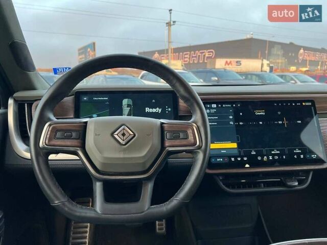 Серый Rivian R1S, объемом двигателя 0 л и пробегом 29 тыс. км за 57490 $, фото 21 на Automoto.ua