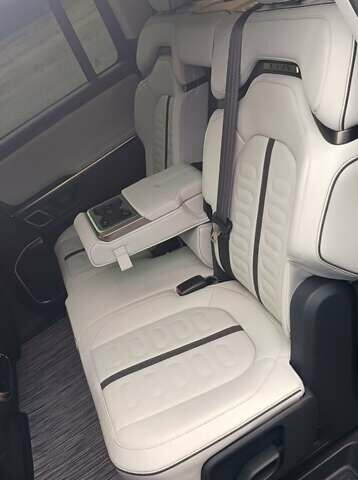 Серый Rivian R1S, объемом двигателя 0 л и пробегом 19 тыс. км за 57000 $, фото 6 на Automoto.ua