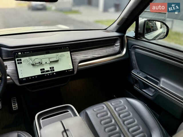 Серый Rivian R1S, объемом двигателя 0 л и пробегом 13 тыс. км за 49000 $, фото 22 на Automoto.ua