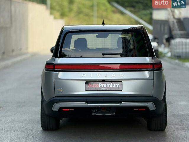 Серый Rivian R1S, объемом двигателя 0 л и пробегом 13 тыс. км за 49000 $, фото 5 на Automoto.ua