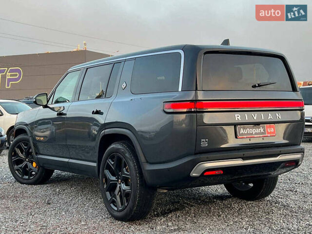 Серый Rivian R1S, объемом двигателя 0 л и пробегом 29 тыс. км за 57490 $, фото 4 на Automoto.ua