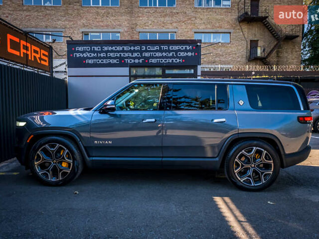 Серый Rivian R1S, объемом двигателя 0 л и пробегом 10 тыс. км за 49900 $, фото 3 на Automoto.ua