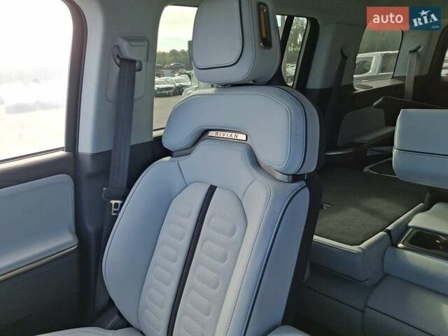 Сірий Rivian R1S, об'ємом двигуна 0 л та пробігом 13 тис. км за 32100 $, фото 23 на Automoto.ua