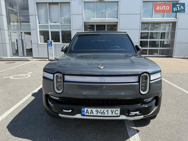 Серый Rivian R1S, объемом двигателя 0 л и пробегом 22 тыс. км за 49999 $, фото 8 на Automoto.ua