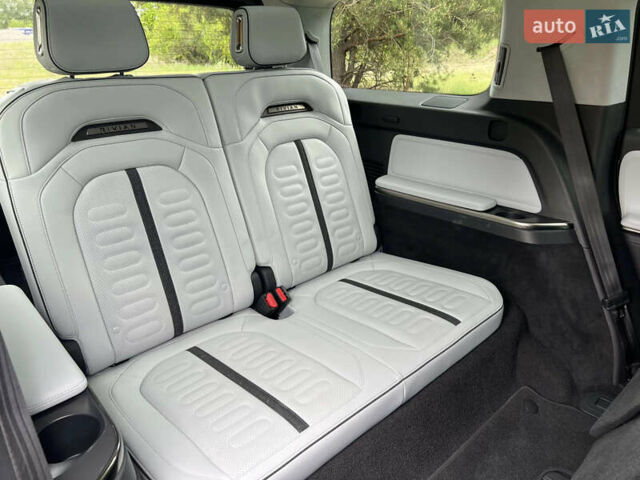 Серый Rivian R1S, объемом двигателя 0 л и пробегом 39 тыс. км за 56000 $, фото 11 на Automoto.ua