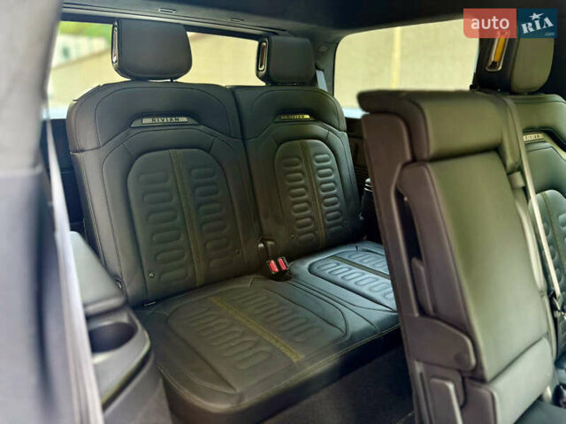 Серый Rivian R1S, объемом двигателя 0 л и пробегом 13 тыс. км за 49000 $, фото 16 на Automoto.ua