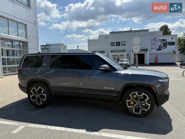 Серый Rivian R1S, объемом двигателя 0 л и пробегом 22 тыс. км за 49999 $, фото 10 на Automoto.ua