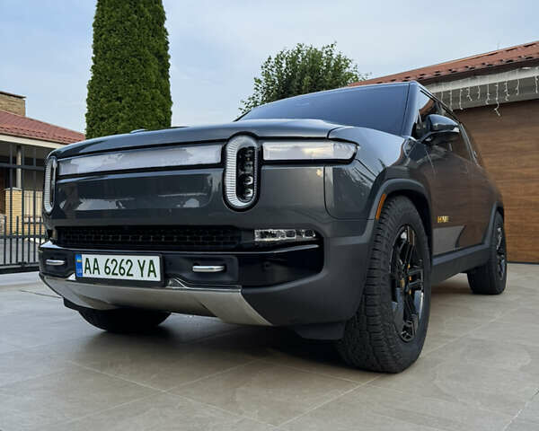 Серый Rivian R1S, объемом двигателя 0 л и пробегом 17 тыс. км за 82500 $, фото 31 на Automoto.ua