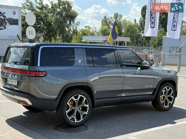 Серый Rivian R1S, объемом двигателя 0 л и пробегом 22 тыс. км за 49999 $, фото 3 на Automoto.ua