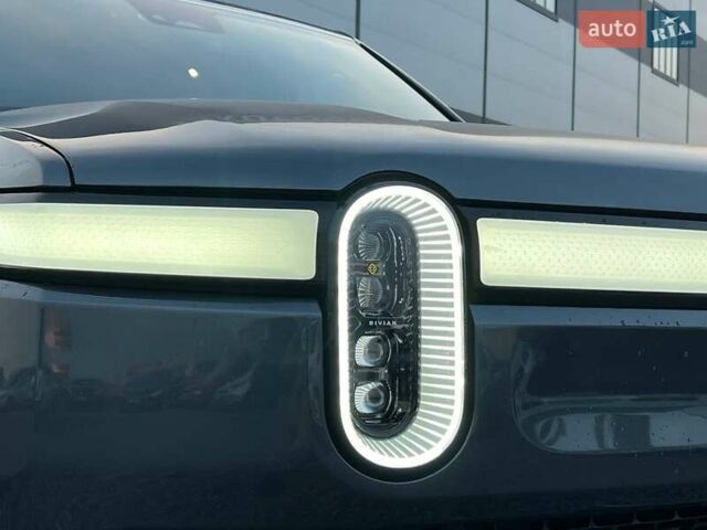 Серый Rivian R1S, объемом двигателя 0 л и пробегом 29 тыс. км за 57490 $, фото 11 на Automoto.ua