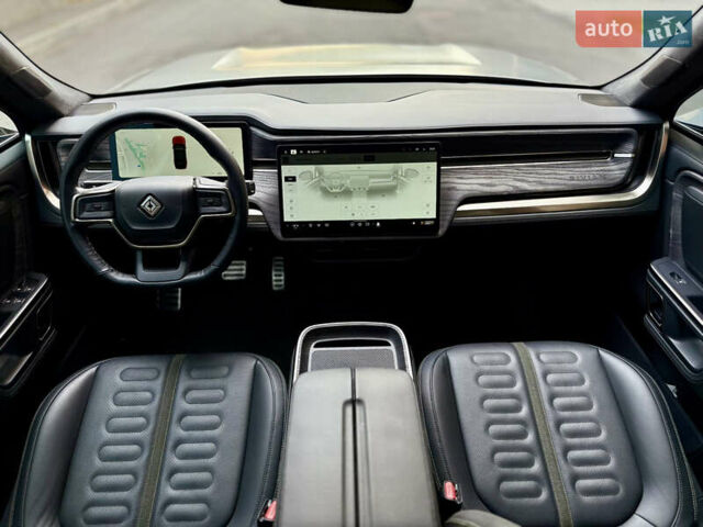 Серый Rivian R1S, объемом двигателя 0 л и пробегом 13 тыс. км за 49000 $, фото 21 на Automoto.ua