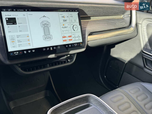 Серый Rivian R1S, объемом двигателя 0 л и пробегом 15 тыс. км за 52000 $, фото 19 на Automoto.ua