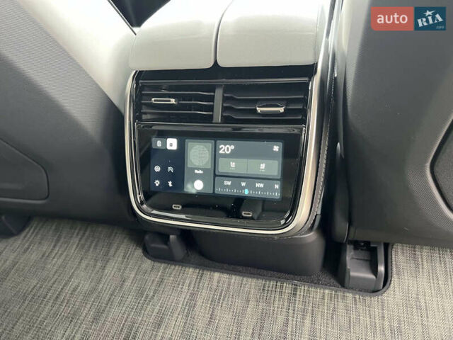 Серый Rivian R1S, объемом двигателя 0 л и пробегом 39 тыс. км за 56000 $, фото 10 на Automoto.ua