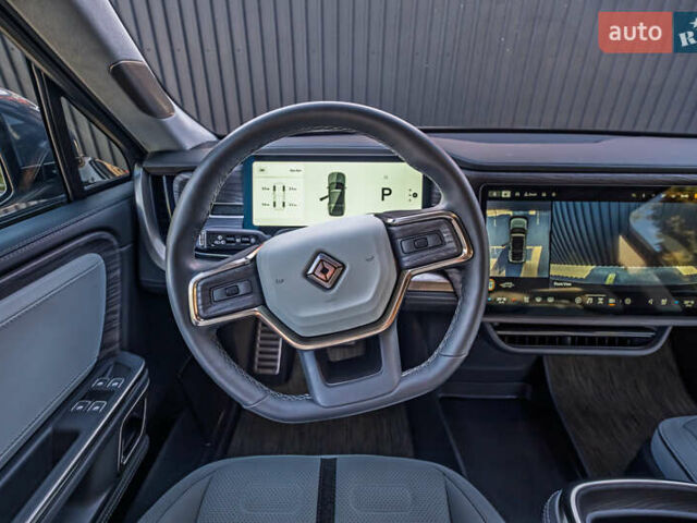 Серый Rivian R1S, объемом двигателя 0 л и пробегом 10 тыс. км за 49900 $, фото 31 на Automoto.ua