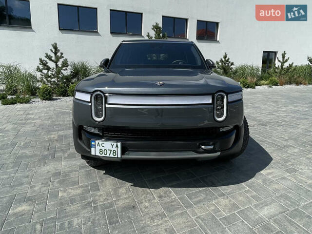 Серый Rivian R1S, объемом двигателя 0 л и пробегом 21 тыс. км за 58000 $, фото 3 на Automoto.ua