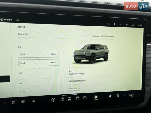 Серый Rivian R1S, объемом двигателя 0 л и пробегом 13 тыс. км за 57000 $, фото 15 на Automoto.ua