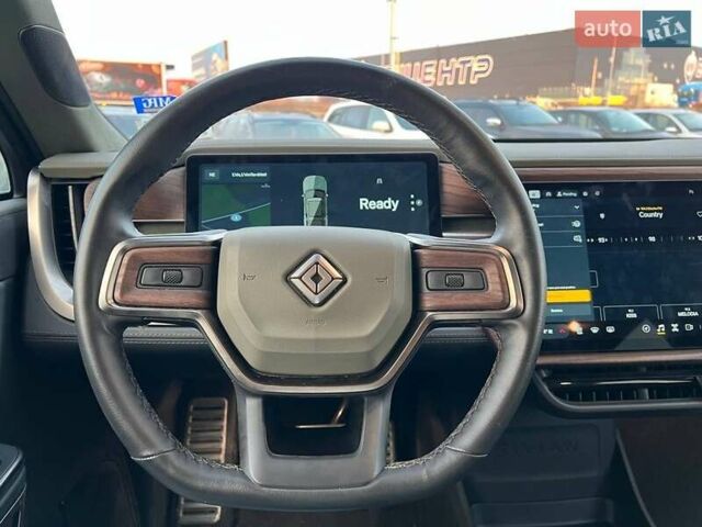 Серый Rivian R1S, объемом двигателя 0 л и пробегом 29 тыс. км за 57490 $, фото 23 на Automoto.ua