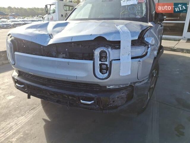 Сірий Rivian R1S, об'ємом двигуна 0 л та пробігом 13 тис. км за 32100 $, фото 4 на Automoto.ua