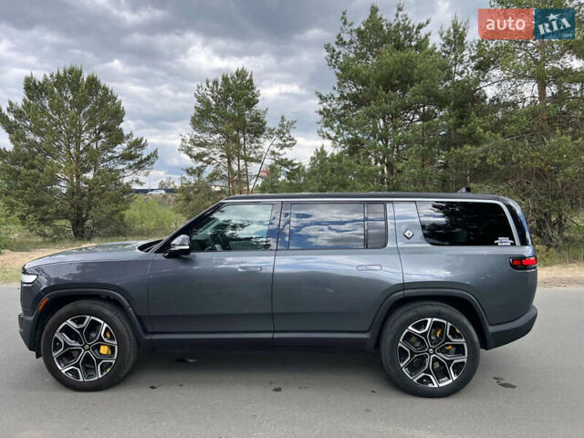 Серый Rivian R1S, объемом двигателя 0 л и пробегом 39 тыс. км за 56000 $, фото 4 на Automoto.ua