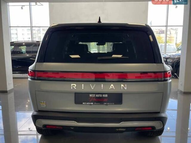 Серый Rivian R1S, объемом двигателя 0 л и пробегом 8 тыс. км за 80000 $, фото 4 на Automoto.ua