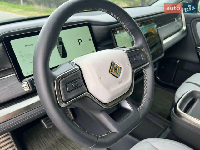 Серый Rivian R1S, объемом двигателя 0 л и пробегом 39 тыс. км за 56000 $, фото 5 на Automoto.ua