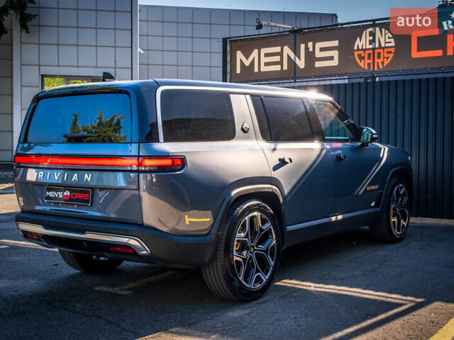 Серый Rivian R1S, объемом двигателя 0 л и пробегом 10 тыс. км за 49900 $, фото 6 на Automoto.ua