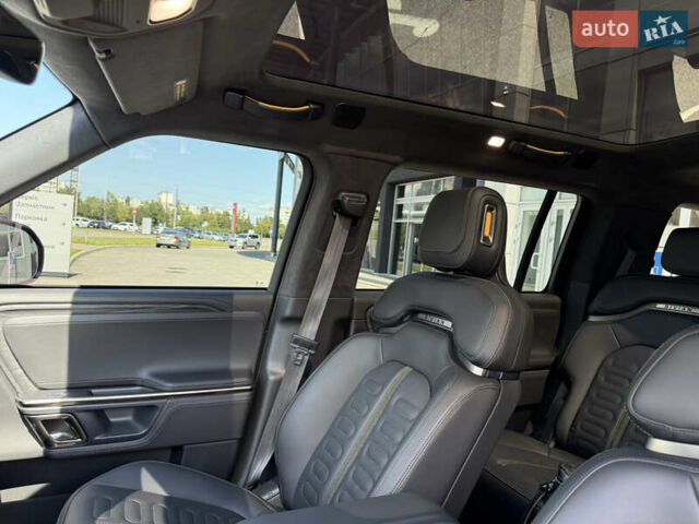 Серый Rivian R1S, объемом двигателя 0 л и пробегом 22 тыс. км за 49999 $, фото 12 на Automoto.ua