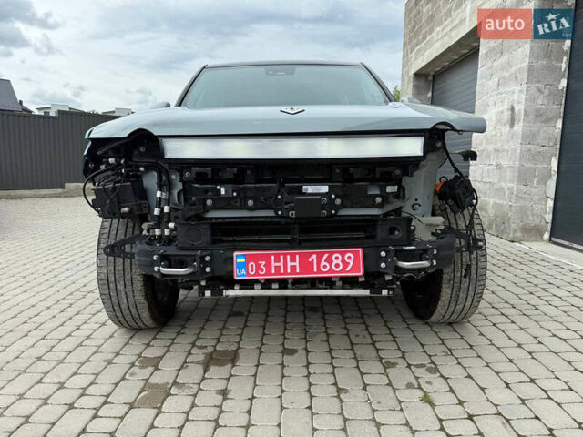 Серый Rivian R1S, объемом двигателя 0 л и пробегом 46 тыс. км за 26500 $, фото 3 на Automoto.ua