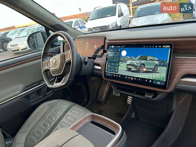 Серый Rivian R1S, объемом двигателя 0 л и пробегом 29 тыс. км за 57490 $, фото 48 на Automoto.ua