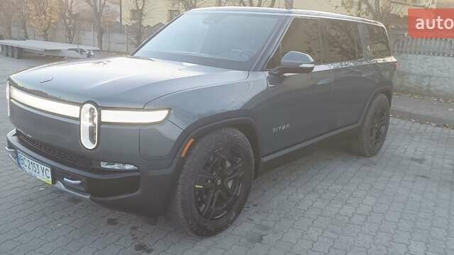 Серый Rivian R1S, объемом двигателя 0 л и пробегом 18 тыс. км за 47000 $, фото 5 на Automoto.ua
