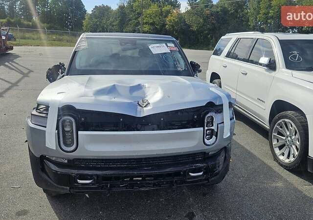 Сірий Rivian R1S, об'ємом двигуна 0 л та пробігом 13 тис. км за 32100 $, фото 1 на Automoto.ua