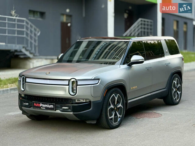 Серый Rivian R1S, объемом двигателя 0 л и пробегом 13 тыс. км за 49000 $, фото 1 на Automoto.ua