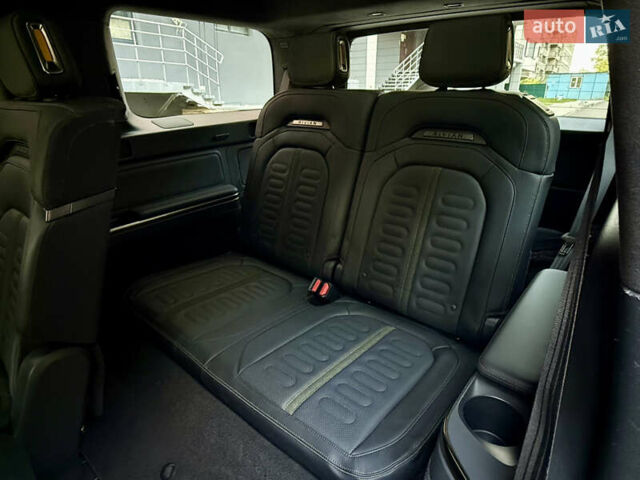 Серый Rivian R1S, объемом двигателя 0 л и пробегом 13 тыс. км за 49000 $, фото 15 на Automoto.ua