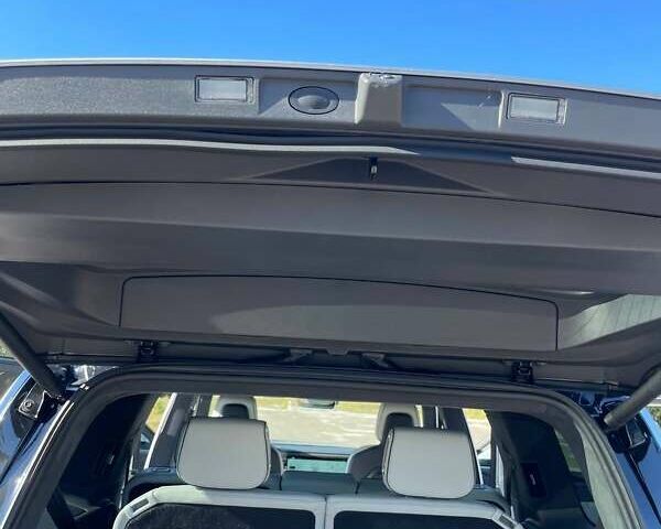 Сірий Rivian R1S, об'ємом двигуна 0 л та пробігом 2 тис. км за 47500 $, фото 42 на Automoto.ua