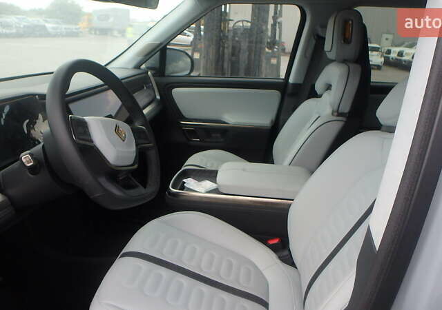 Сірий Rivian R1S, об'ємом двигуна 0 л та пробігом 13 тис. км за 32100 $, фото 30 на Automoto.ua