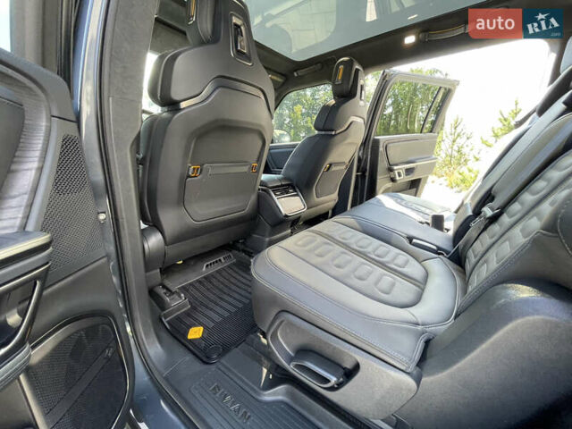 Серый Rivian R1S, объемом двигателя 0 л и пробегом 21 тыс. км за 58000 $, фото 16 на Automoto.ua