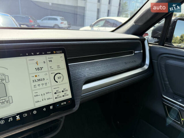 Серый Rivian R1S, объемом двигателя 0 л и пробегом 22 тыс. км за 49999 $, фото 23 на Automoto.ua