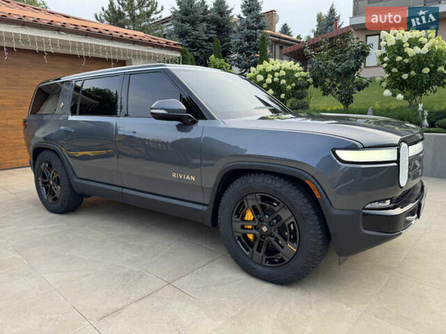 Серый Rivian R1S, объемом двигателя 0 л и пробегом 17 тыс. км за 82500 $, фото 22 на Automoto.ua