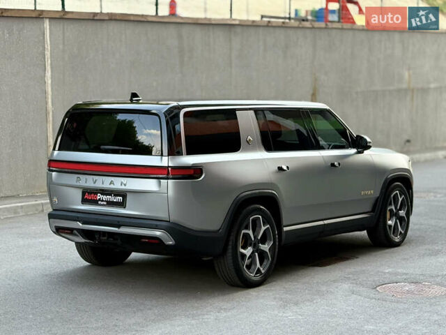 Серый Rivian R1S, объемом двигателя 0 л и пробегом 13 тыс. км за 49000 $, фото 6 на Automoto.ua