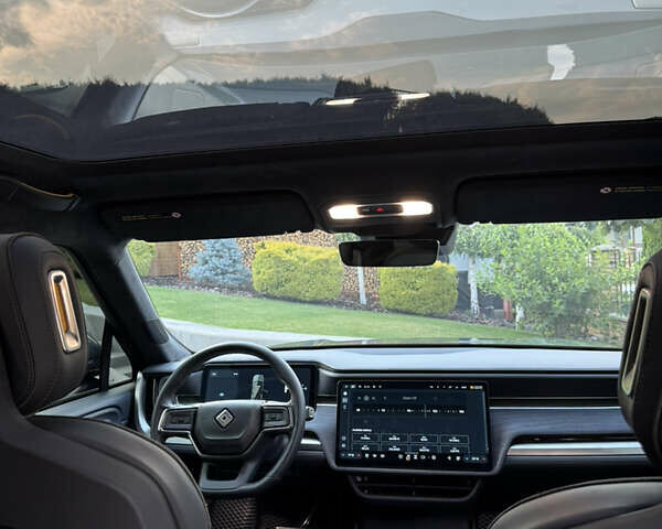 Серый Rivian R1S, объемом двигателя 0 л и пробегом 17 тыс. км за 82500 $, фото 36 на Automoto.ua