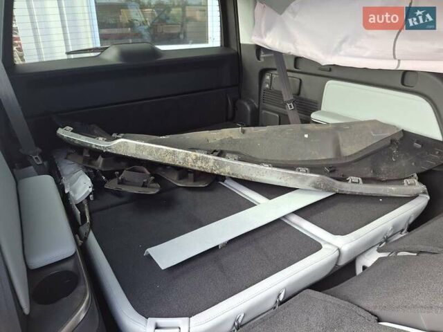 Сірий Rivian R1S, об'ємом двигуна 0 л та пробігом 13 тис. км за 32100 $, фото 24 на Automoto.ua