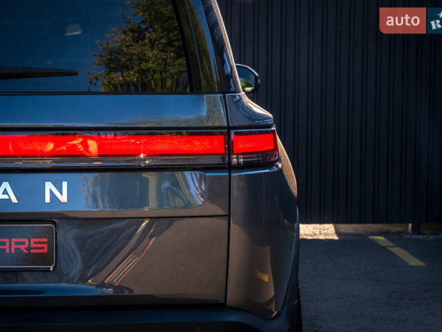 Серый Rivian R1S, объемом двигателя 0 л и пробегом 10 тыс. км за 49900 $, фото 14 на Automoto.ua