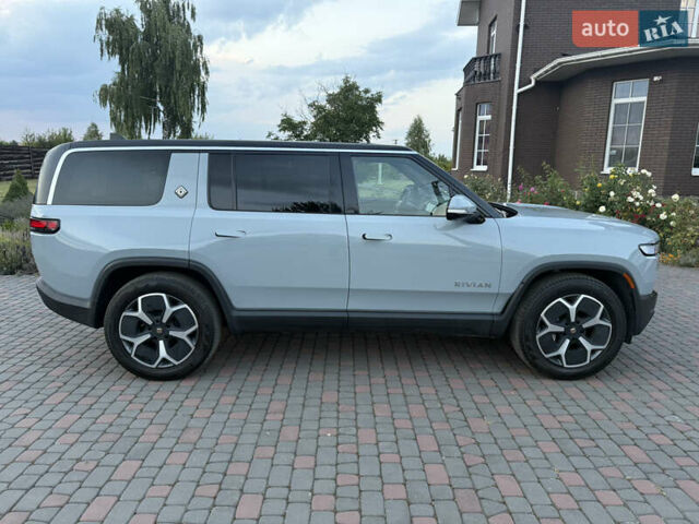 Rivian R1S 2024 в Луцке на Automoto.ua Серый Rivian R1S, объемом двигателя 0 л и пробегом 18 тыс. км за 60500 $, фото 3 на Automoto.ua