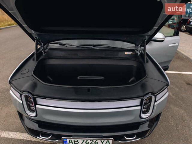 Серый Rivian R1S, объемом двигателя 0 л и пробегом 10 тыс. км за 63000 $, фото 37 на Automoto.ua