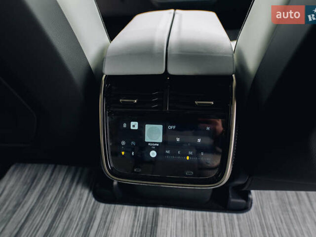 Серый Rivian R1S, объемом двигателя 0 л и пробегом 10 тыс. км за 63000 $, фото 24 на Automoto.ua