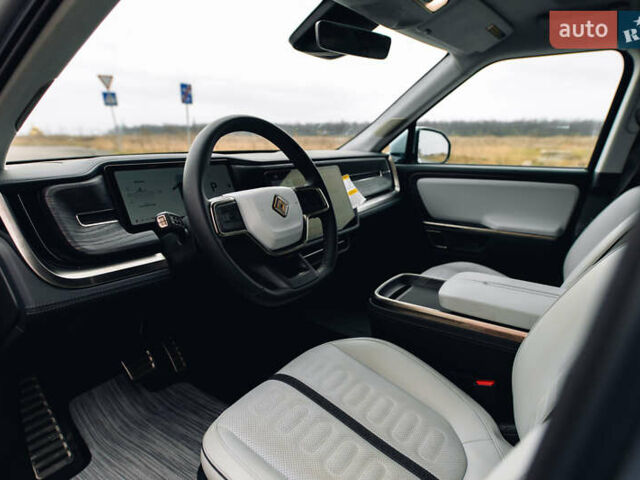 Серый Rivian R1S, объемом двигателя 0 л и пробегом 10 тыс. км за 63000 $, фото 47 на Automoto.ua