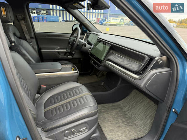 Синий Rivian R1S, объемом двигателя 0 л и пробегом 62 тыс. км за 43000 $, фото 12 на Automoto.ua