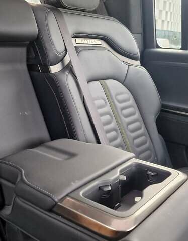 Синий Rivian R1S, объемом двигателя 0 л и пробегом 47 тыс. км за 55300 $, фото 24 на Automoto.ua