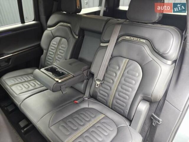 Синий Rivian R1S, объемом двигателя 0 л и пробегом 18 тыс. км за 58900 $, фото 24 на Automoto.ua